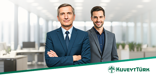 patron ve çalışan birlikte ofisteler