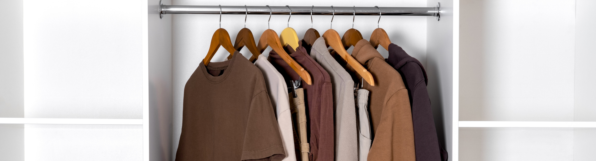 Az Çoktur: Kapsül Dolap Nedir ve Nasıl Oluşturulur?