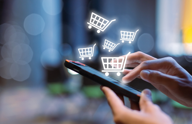 Online alışveriş yapan kişi