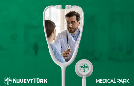 Doktorun hastayla görüştüğü muayene sahnesi