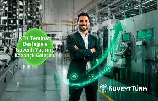 Fabrikada kolları bağlı şekilde gülümseyerek poz veren profesyonel