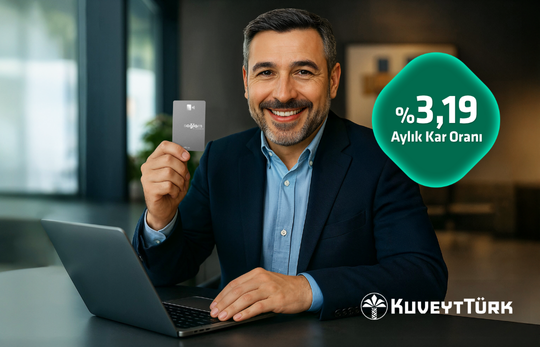 elindeki Sağlam Business Kartı gösteren takım elbiseli iş insanı