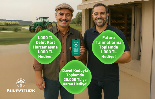 elinde telefonda kuveyt türk mobil tutup gülümseyen çiftçi ve esnaf