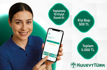 Kuveyt Türk Mobilden müşteri ol ekranını gösteren genç 