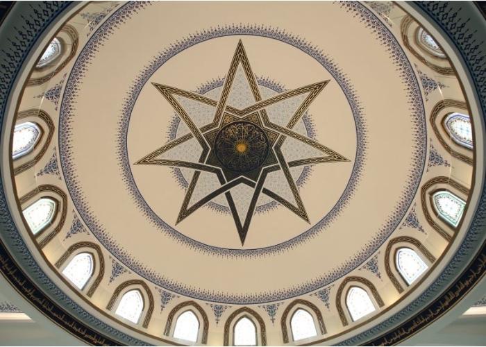 cami kubbesinin içeriden görünüşü