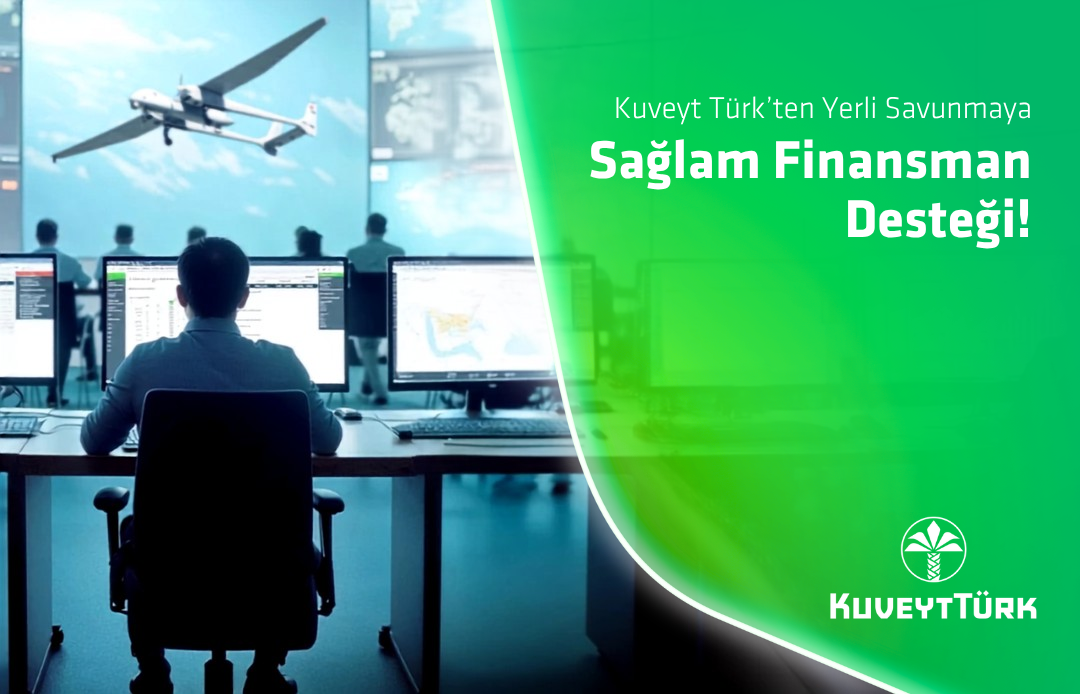 savunma sanayiinde çalışan bilgisayar başındaki çalışan