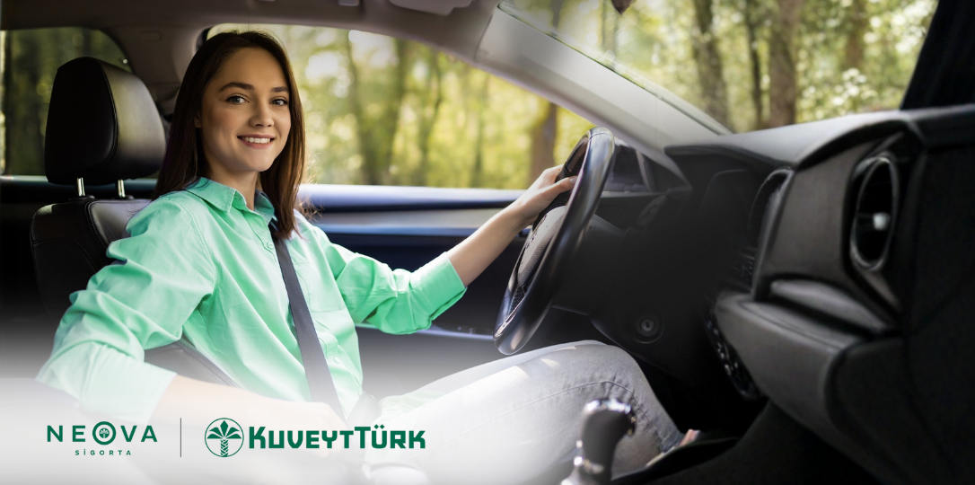 araç süren kadın müşteri