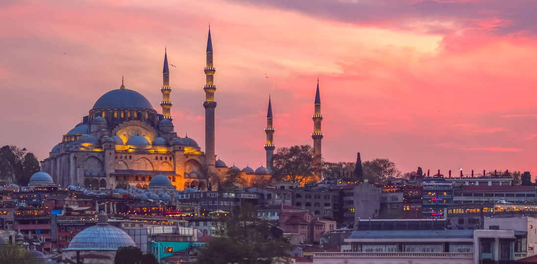İstanbul'da bir cami manzarası