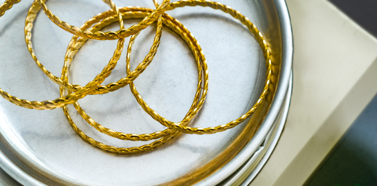 Terazide altın bilezikler