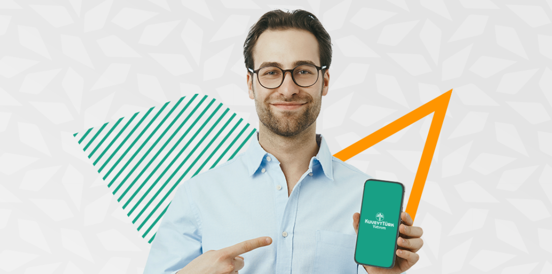 Mobil bankacılık uygulamasını gösteren kullanıcı