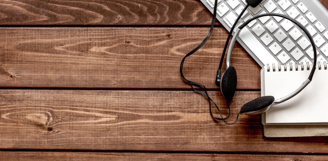 headset with microphone that sits on the keyboard