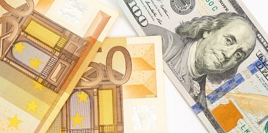 farklı türde dövizlerden banknotlar