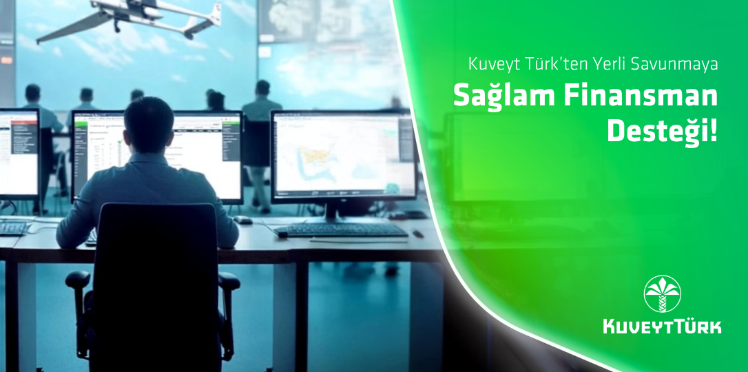 savunma sanayiinde çalışan bilgisayar başındaki çalışan